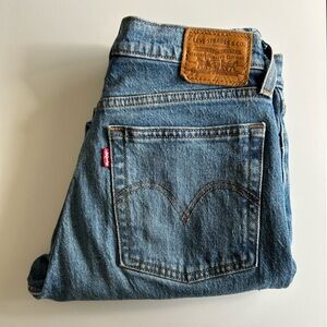 Levis wedgie jeans size 26